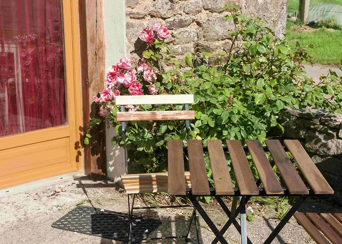 Rouge - 3 Star Ground Floor Mantilly