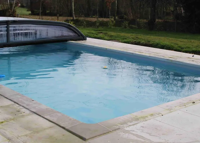 Rouge - 3 Star Ground Floor Appartement